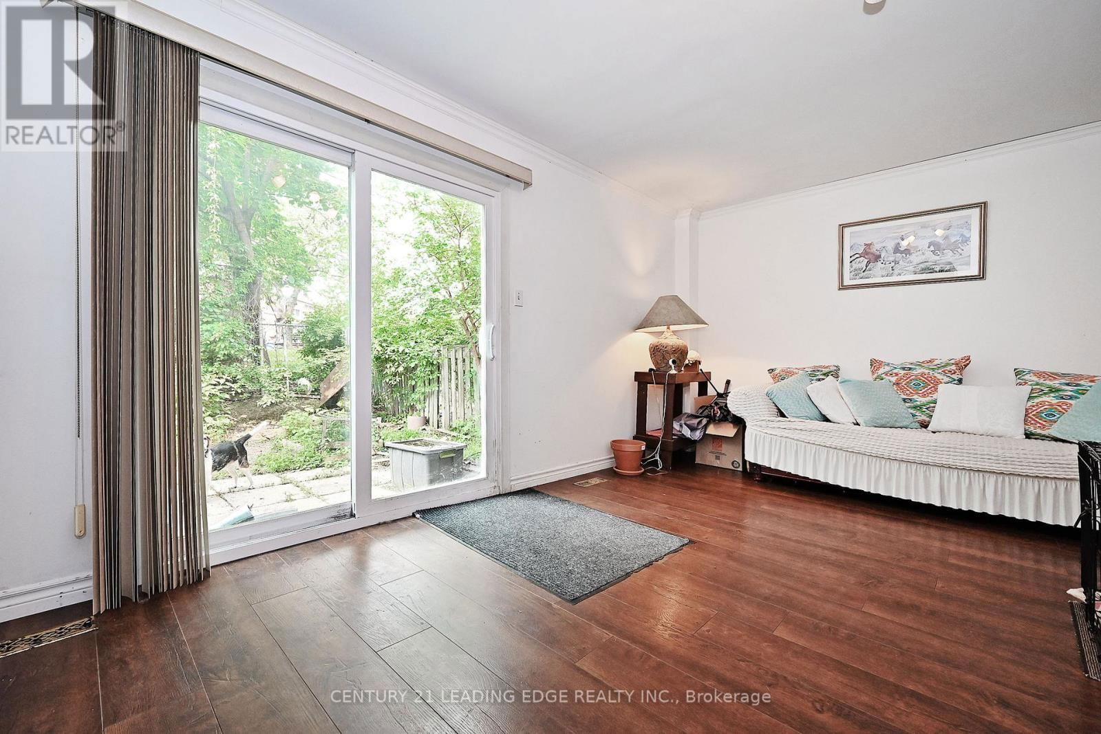 60 - 2016 MARTIN GROVE ROAD Image 16