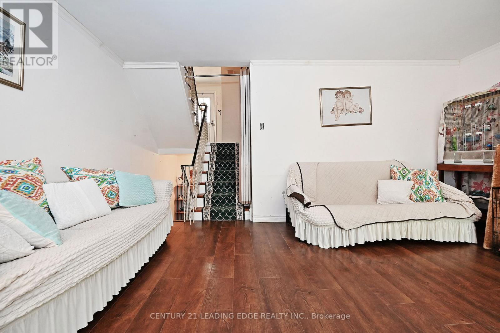 60 - 2016 MARTIN GROVE ROAD Image 18
