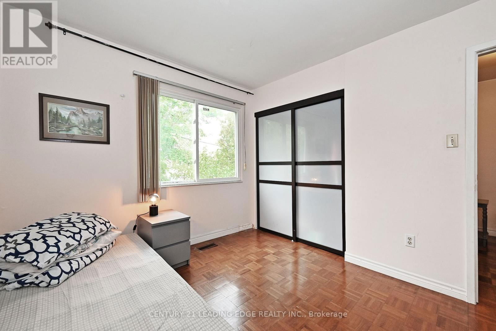 60 - 2016 MARTIN GROVE ROAD Image 30