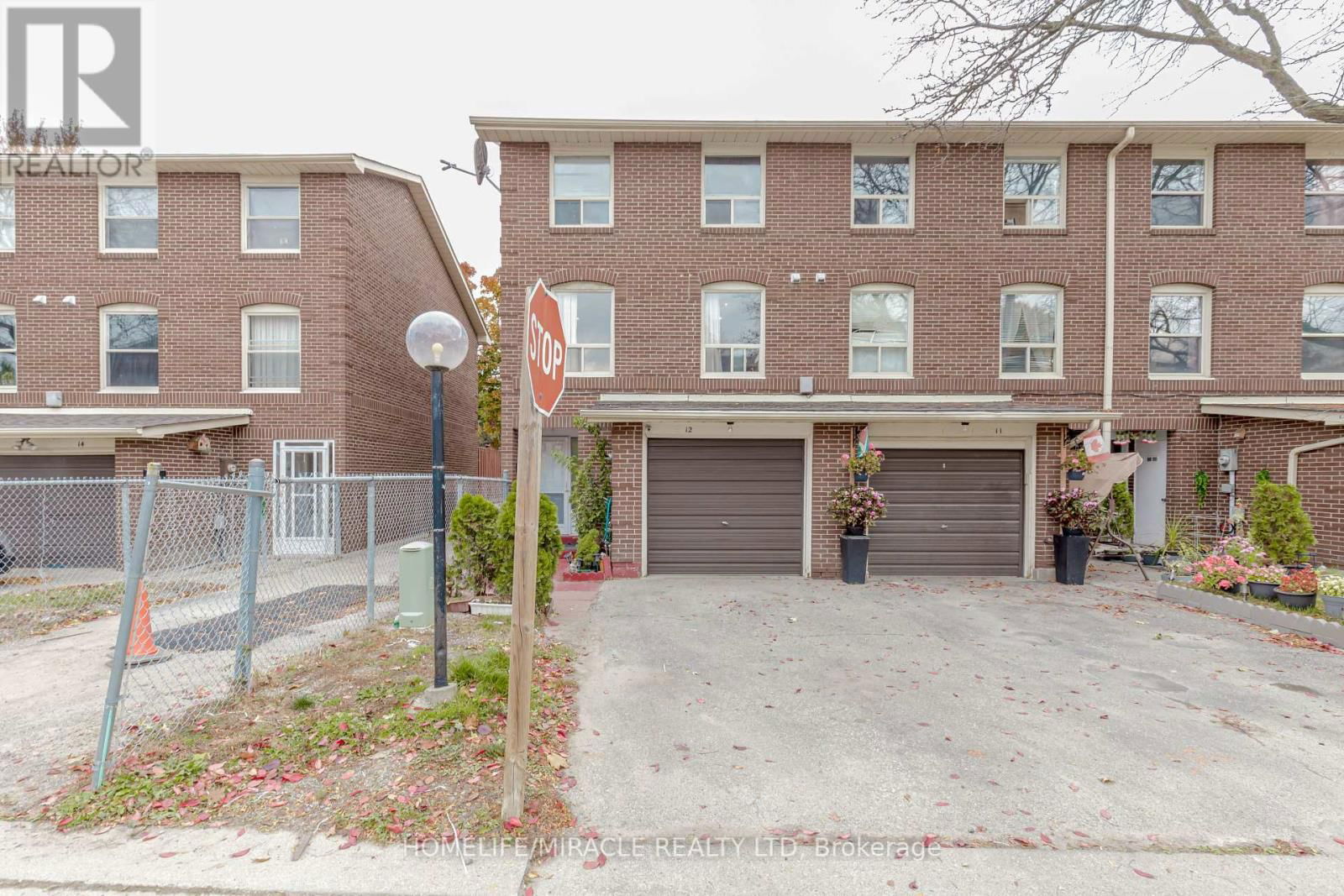 12 - 12 EDEN PARK SOUTH Image 2