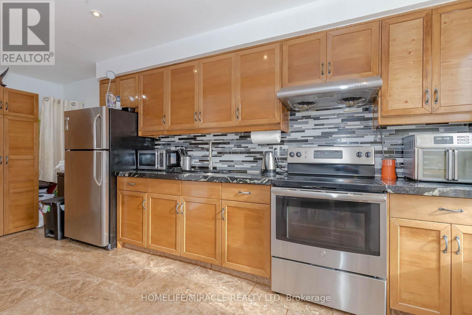 12 - 12 EDEN PARK SOUTH Image 20