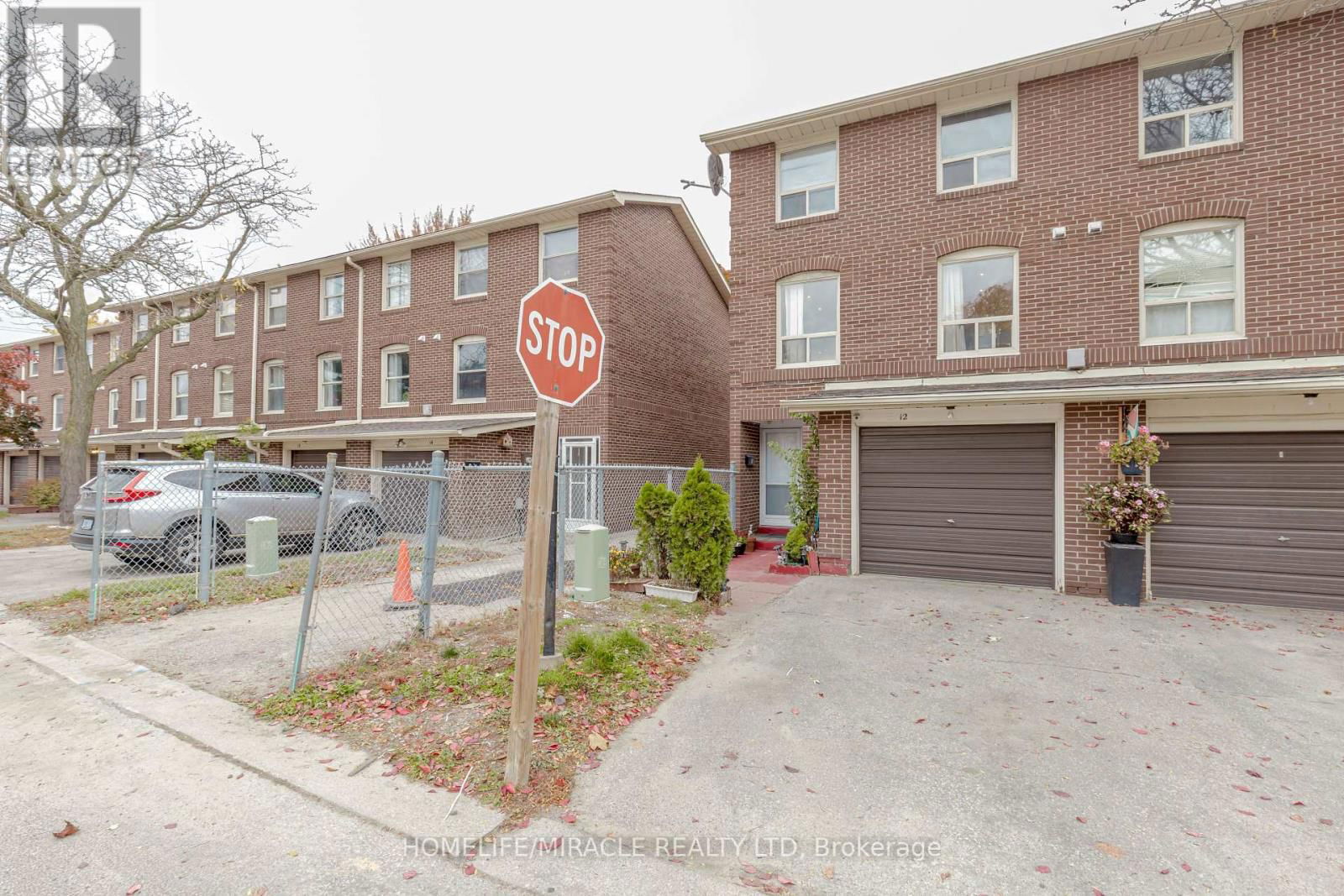12 - 12 EDEN PARK SOUTH Image 3