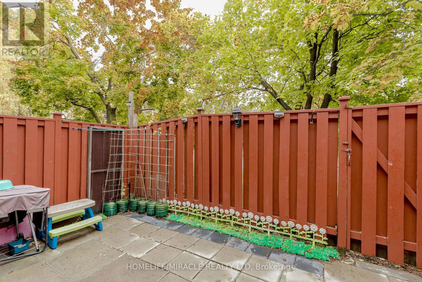 12 - 12 EDEN PARK SOUTH Image 47