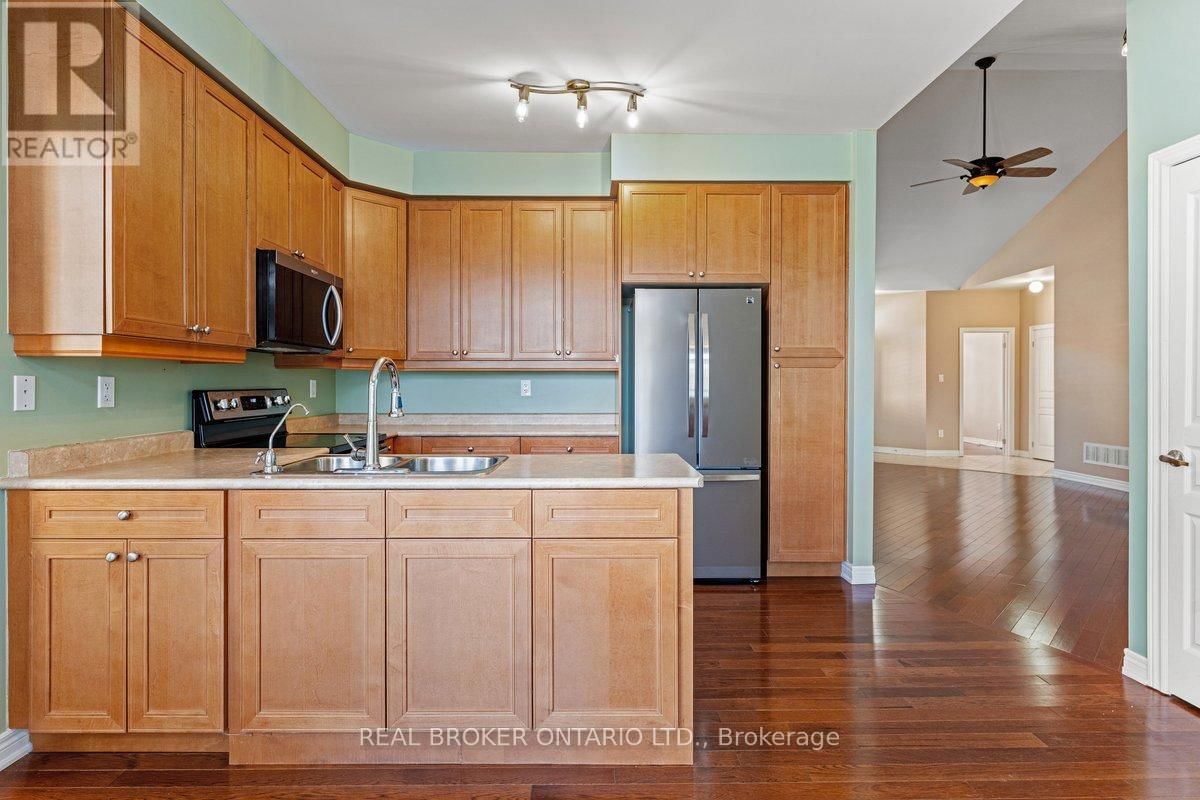 60 GARRISON SQUARE Image 16