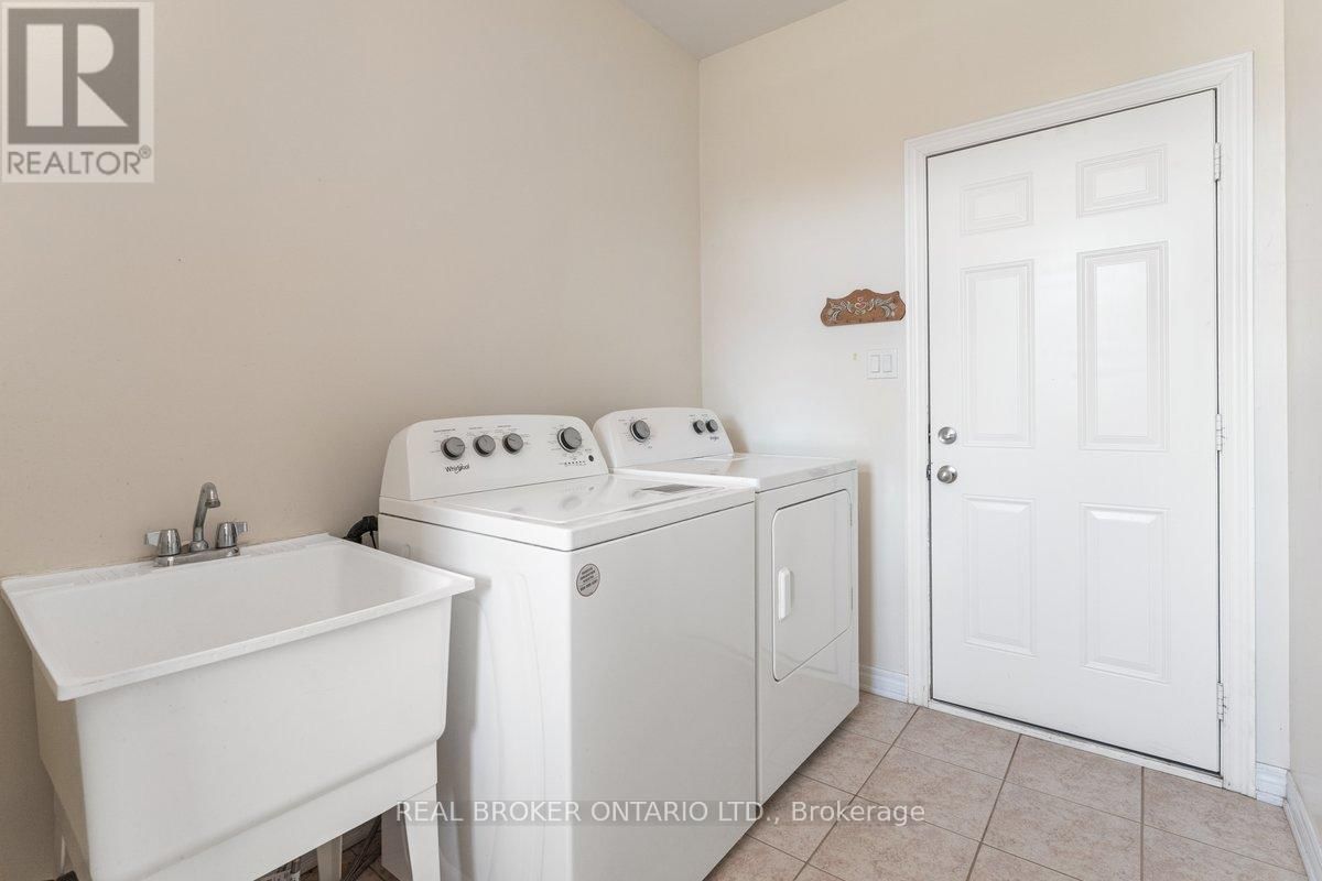 60 GARRISON SQUARE Image 17