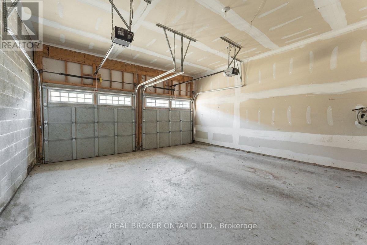 60 GARRISON SQUARE Image 24