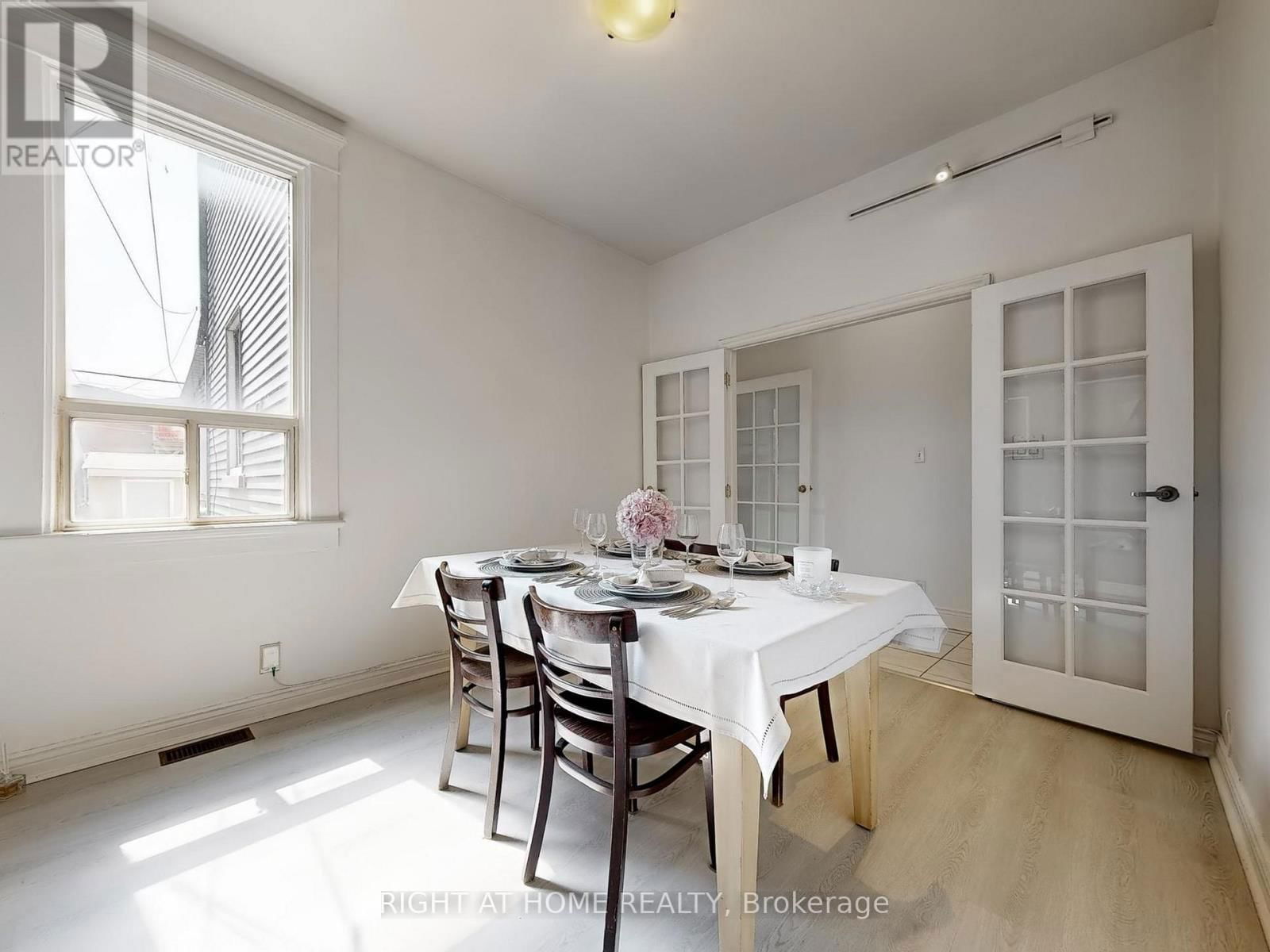 1072 DUFFERIN STREET Image 11