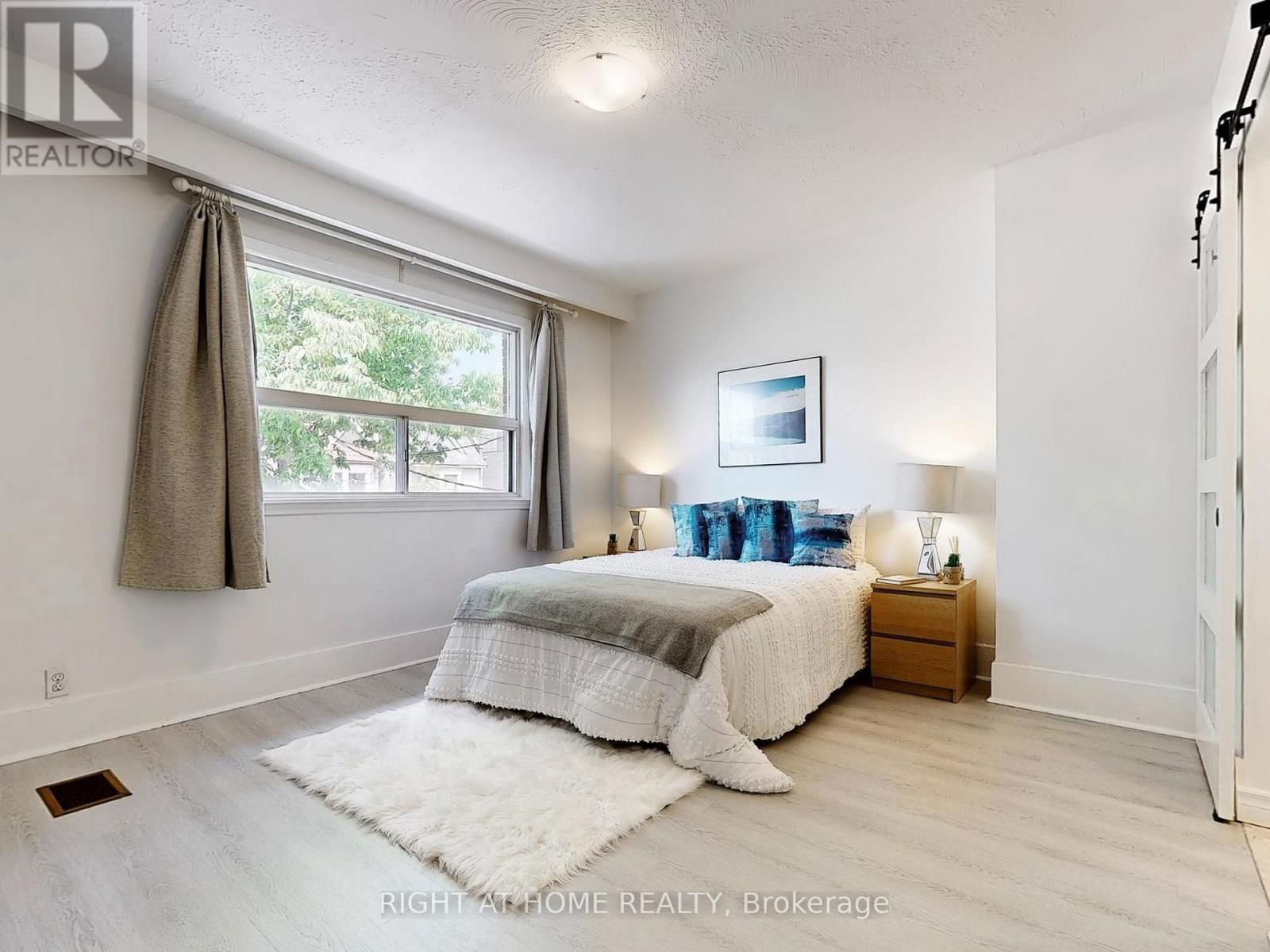 1072 DUFFERIN STREET Image 17