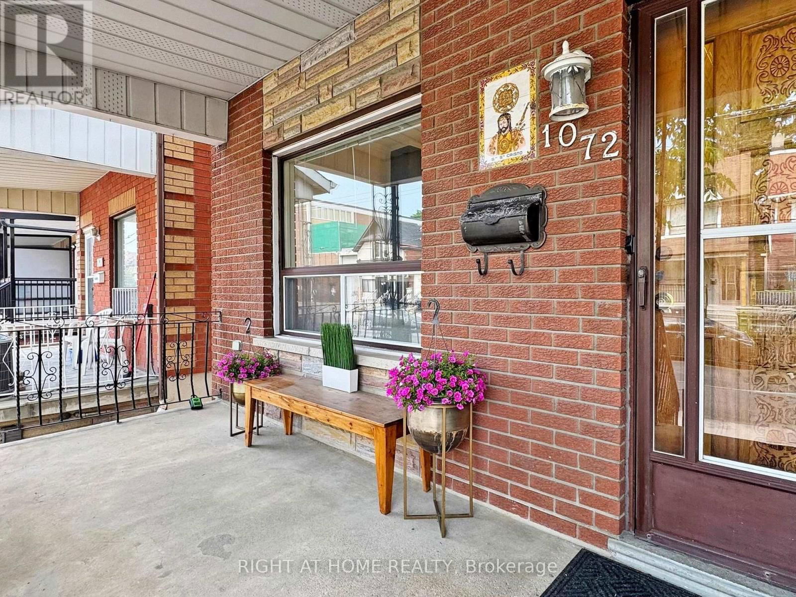 1072 DUFFERIN STREET Image 3