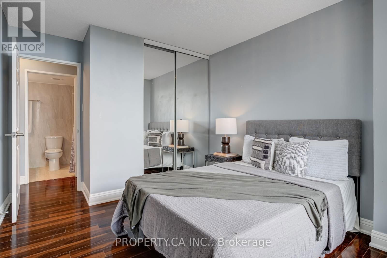 PH5 - 1515 LAKESHORE ROAD EAST Image 21