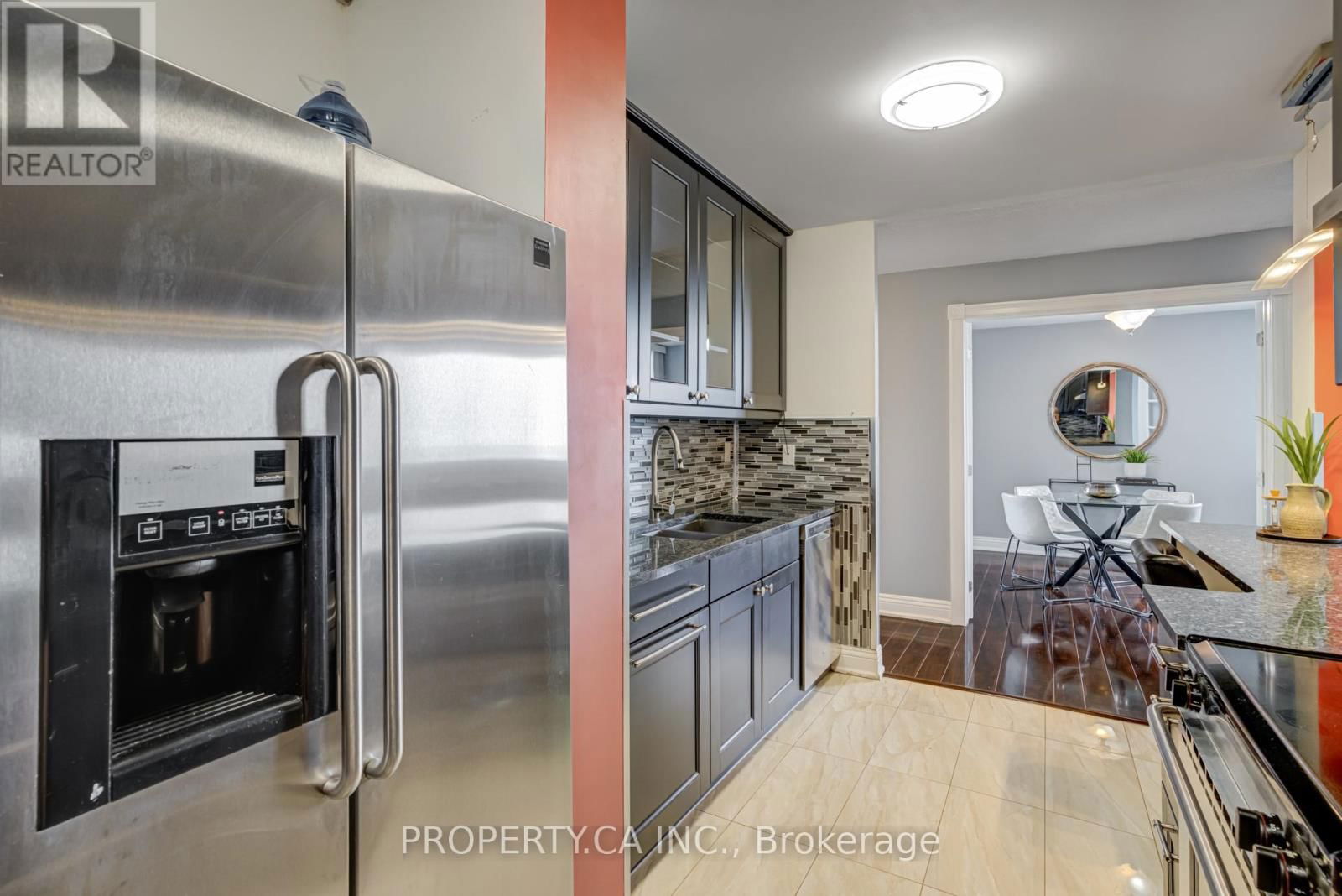 PH5 - 1515 LAKESHORE ROAD EAST Image 3
