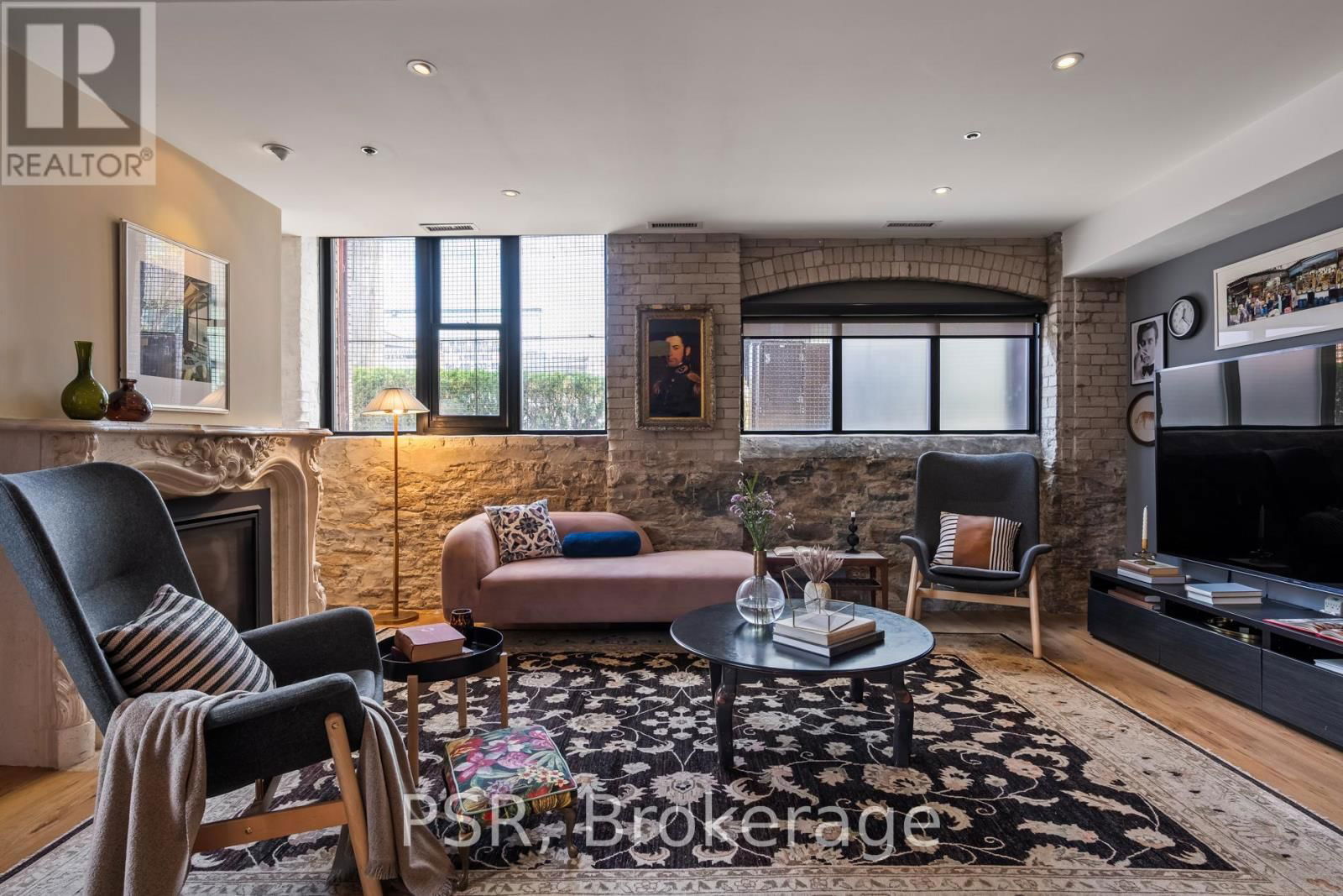 L1 - 1 COLUMBUS AVENUE Image 12