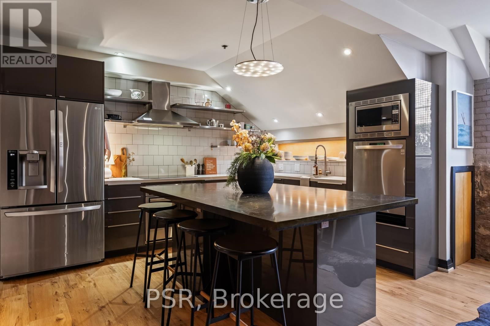L1 - 1 COLUMBUS AVENUE Image 18