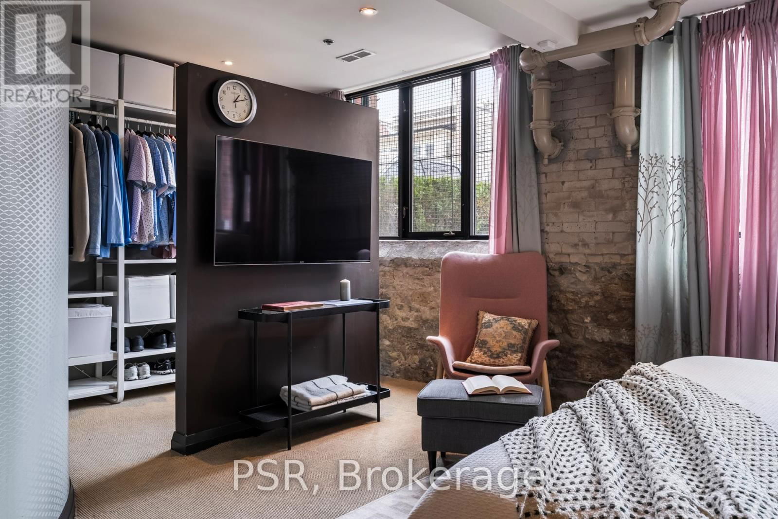 L1 - 1 COLUMBUS AVENUE Image 32