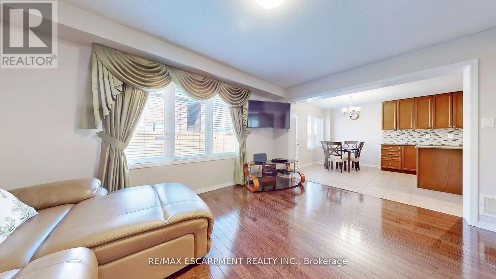 37 ARKWRIGHT DRIVE Image 11