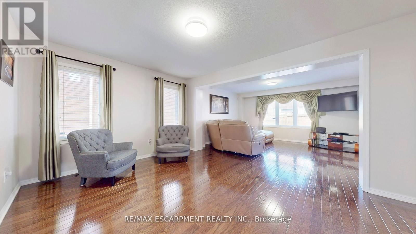 37 ARKWRIGHT DRIVE Image 13