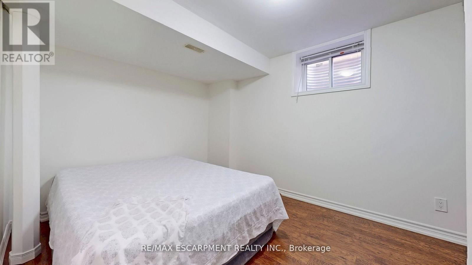 37 ARKWRIGHT DRIVE Image 38
