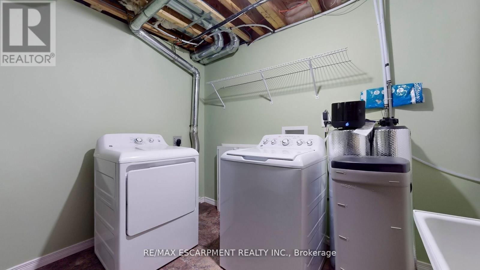 37 ARKWRIGHT DRIVE Image 39