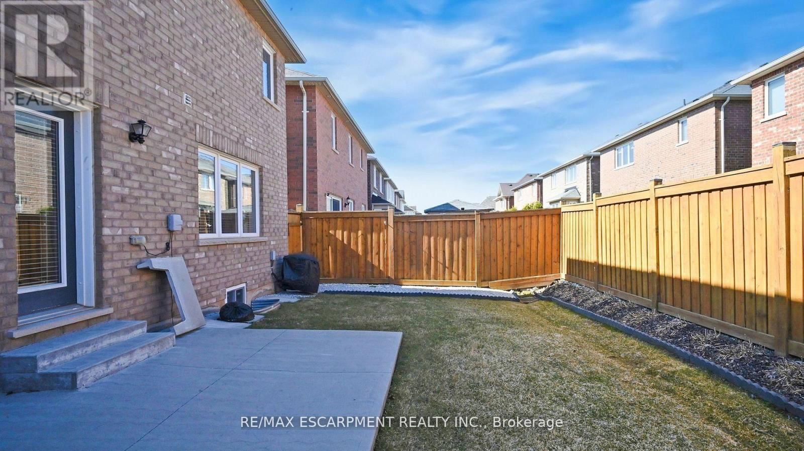 37 ARKWRIGHT DRIVE Image 40