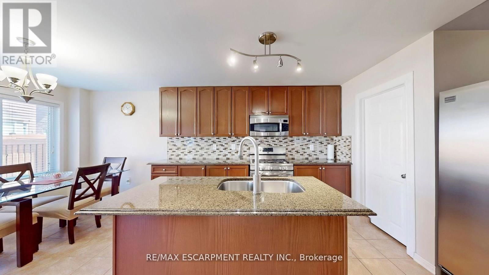 37 ARKWRIGHT DRIVE Image 9