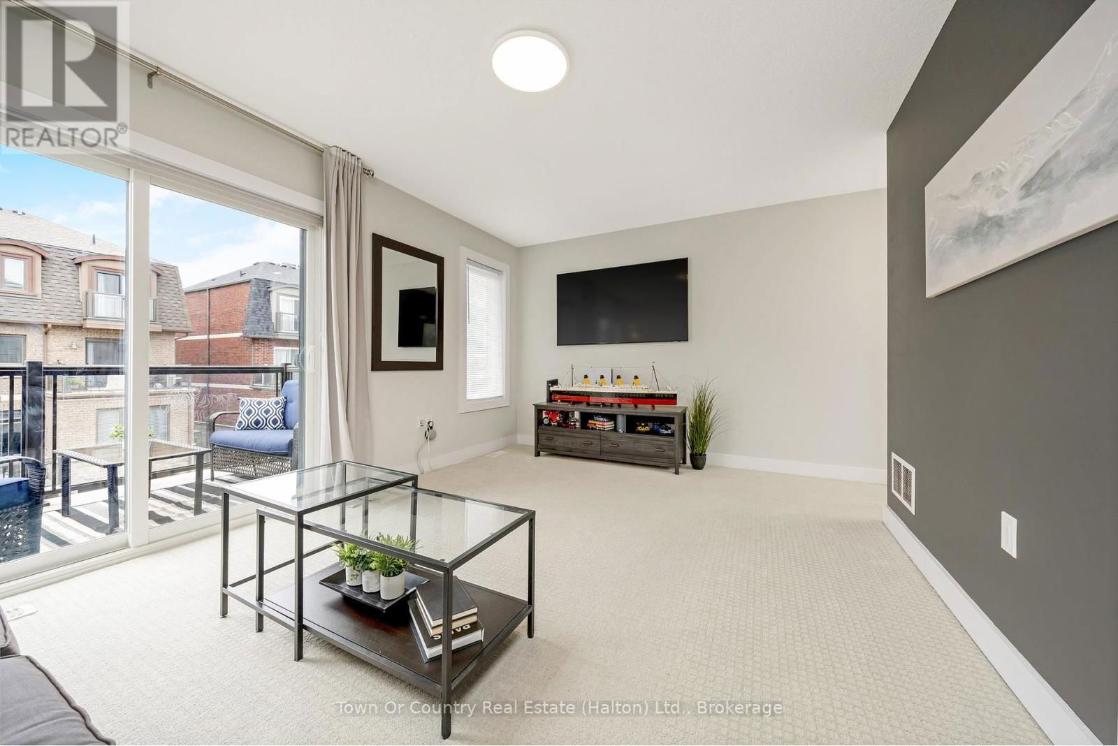 142 - 445 ONTARIO STREET SOUTH Image 11