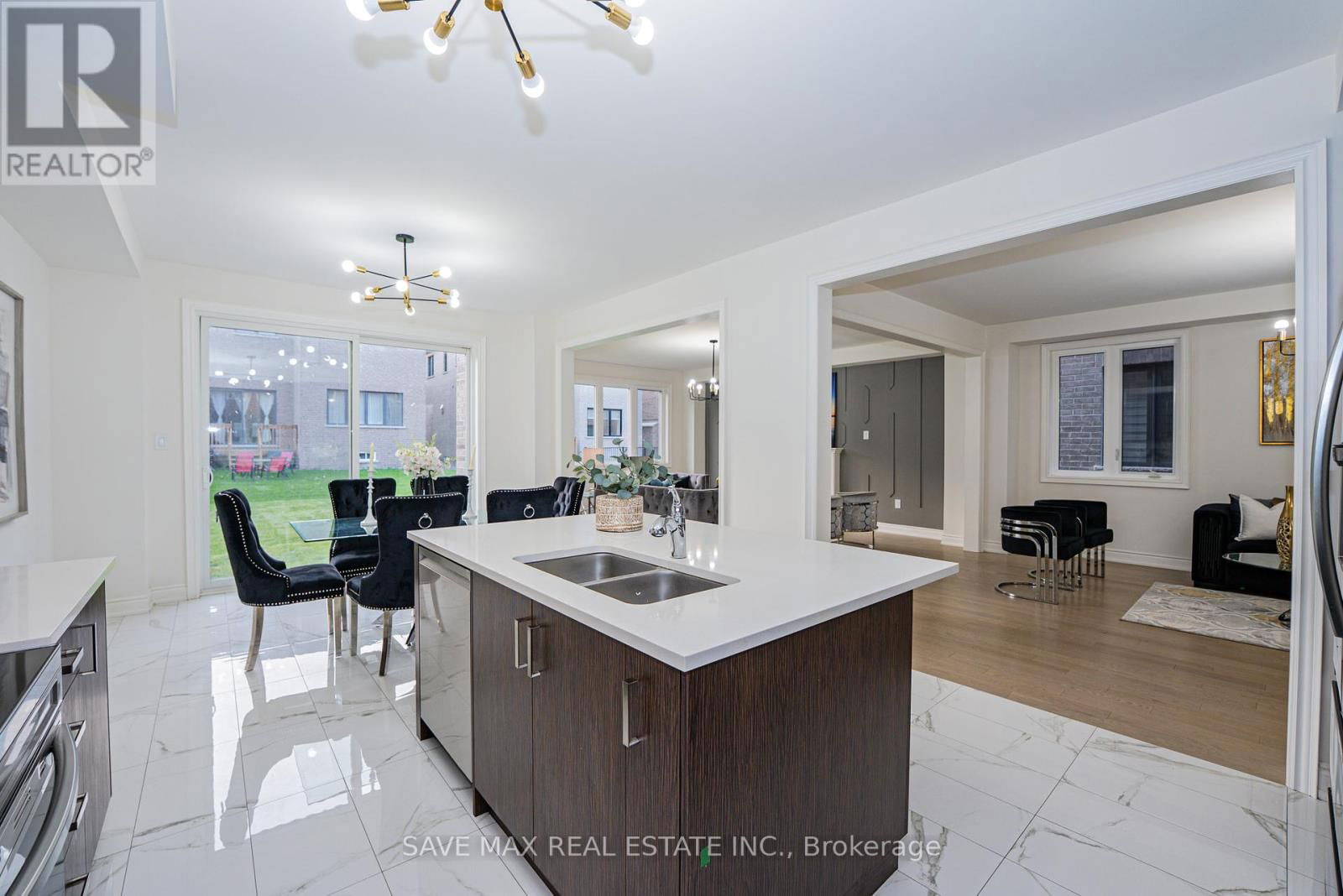 113 WALKER ROAD Image 11