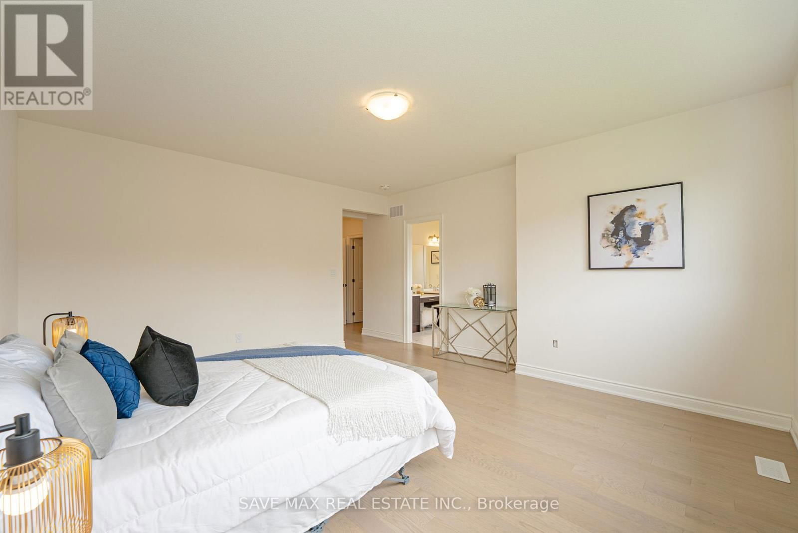 113 WALKER ROAD Image 26