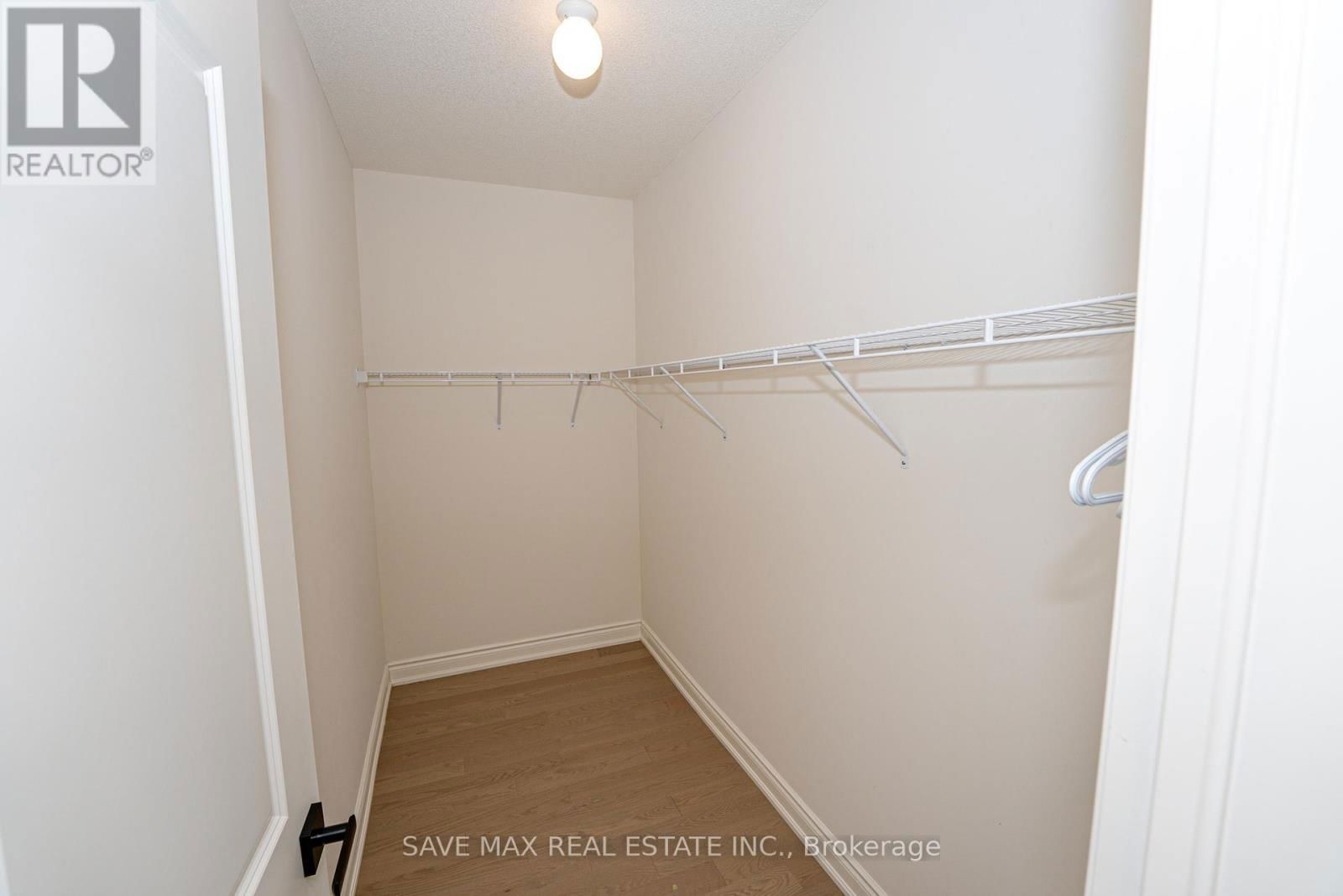 113 WALKER ROAD Image 32