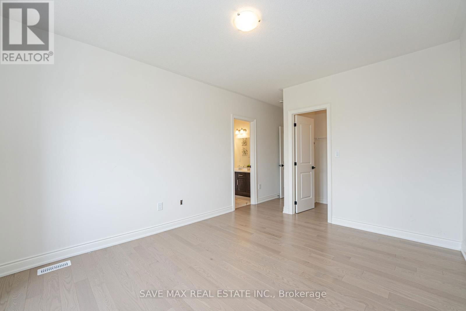 113 WALKER ROAD Image 37