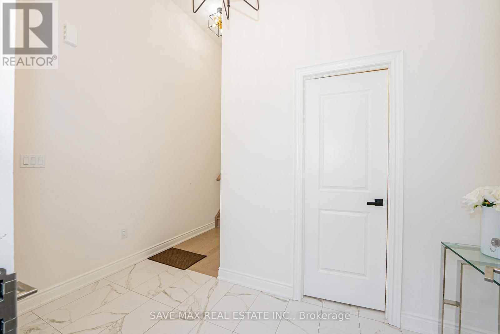 113 WALKER ROAD Image 4