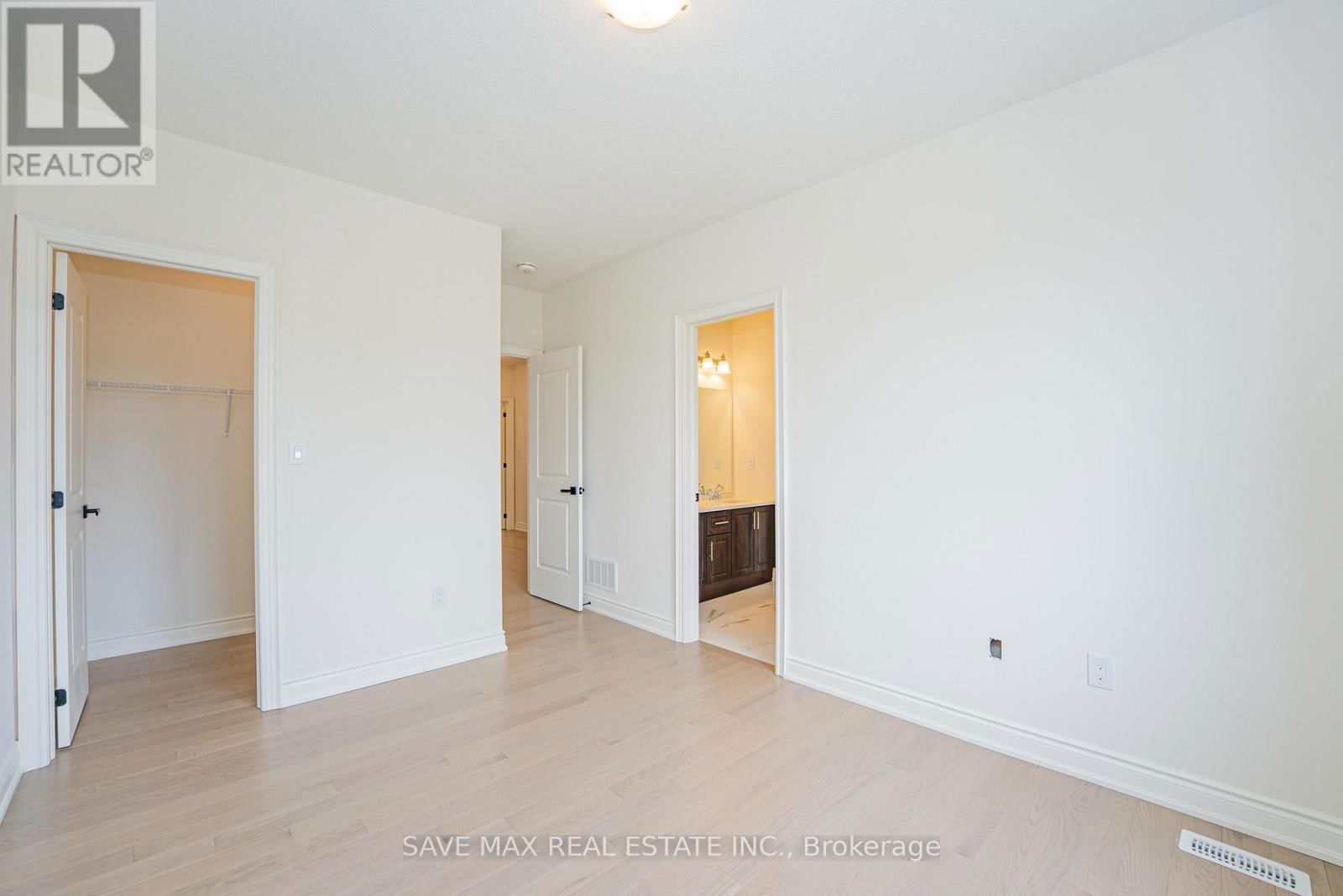 113 WALKER ROAD Image 42