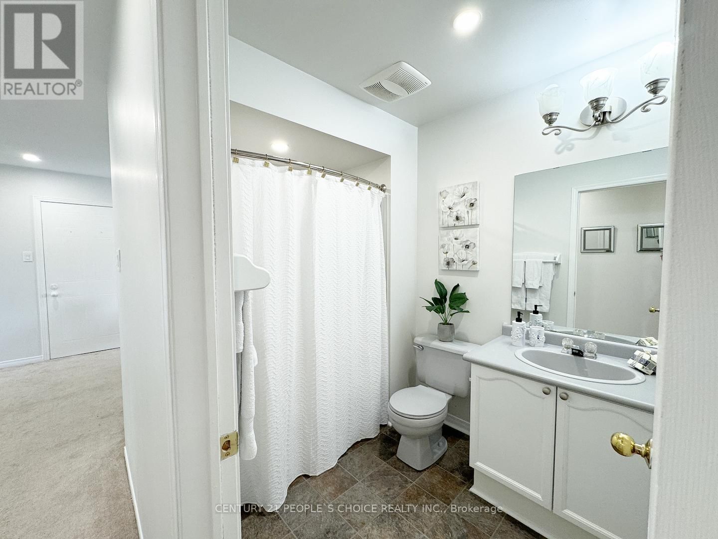 30 - 2530 NORTHAMPTON BOULEVARD Image 15