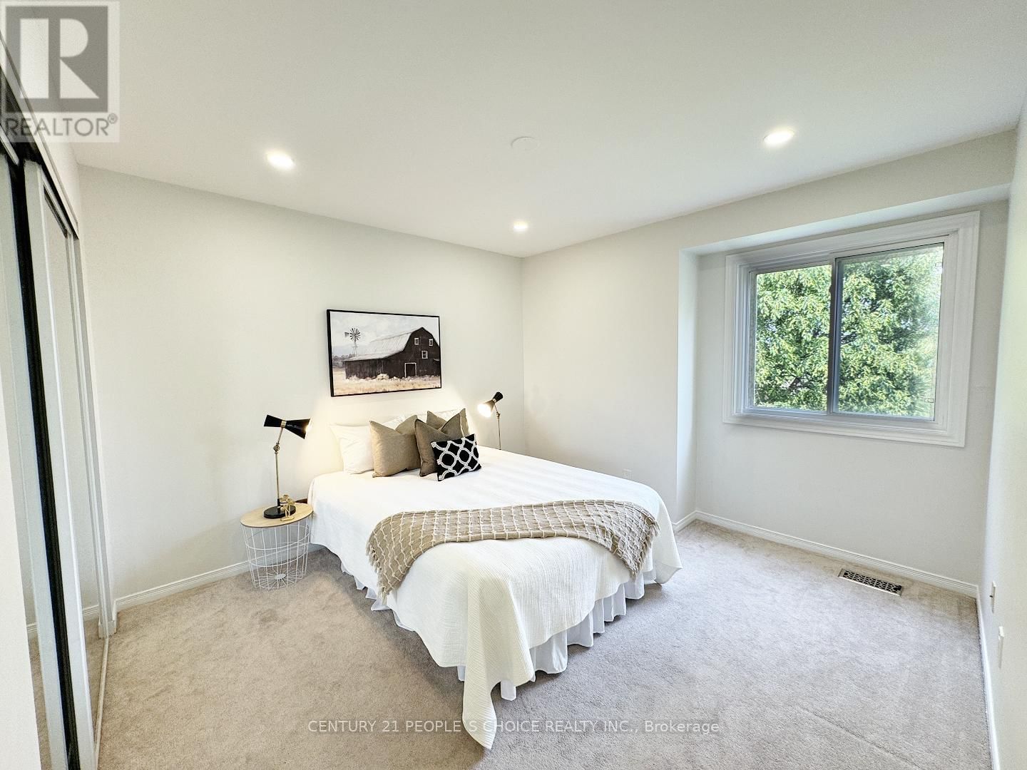 30 - 2530 NORTHAMPTON BOULEVARD Image 16
