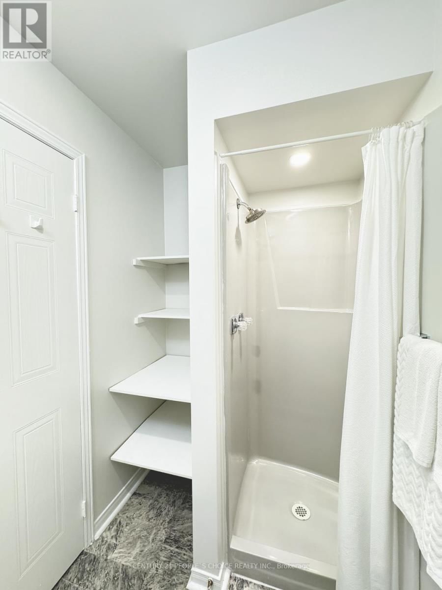 30 - 2530 NORTHAMPTON BOULEVARD Image 22