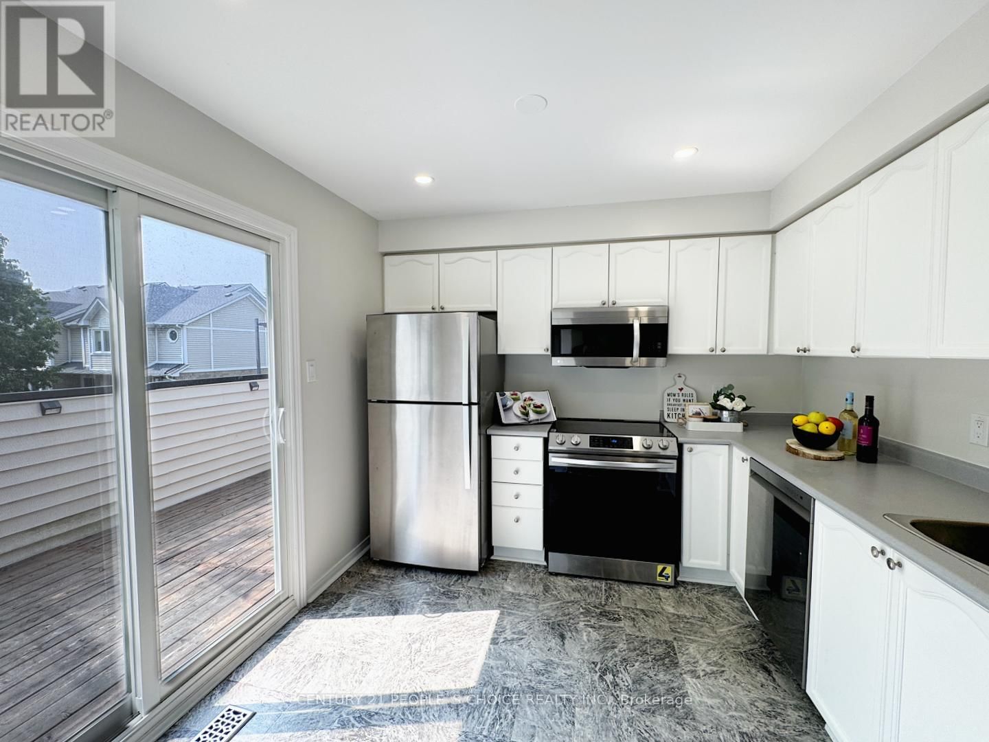 30 - 2530 NORTHAMPTON BOULEVARD Image 23