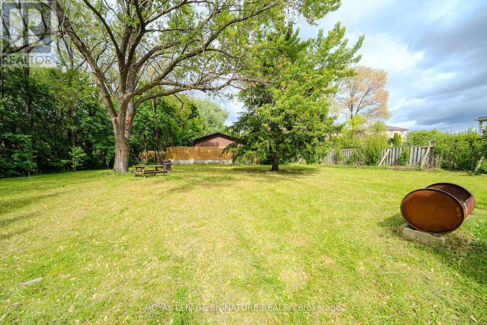 41 MAYO DRIVE Image 33