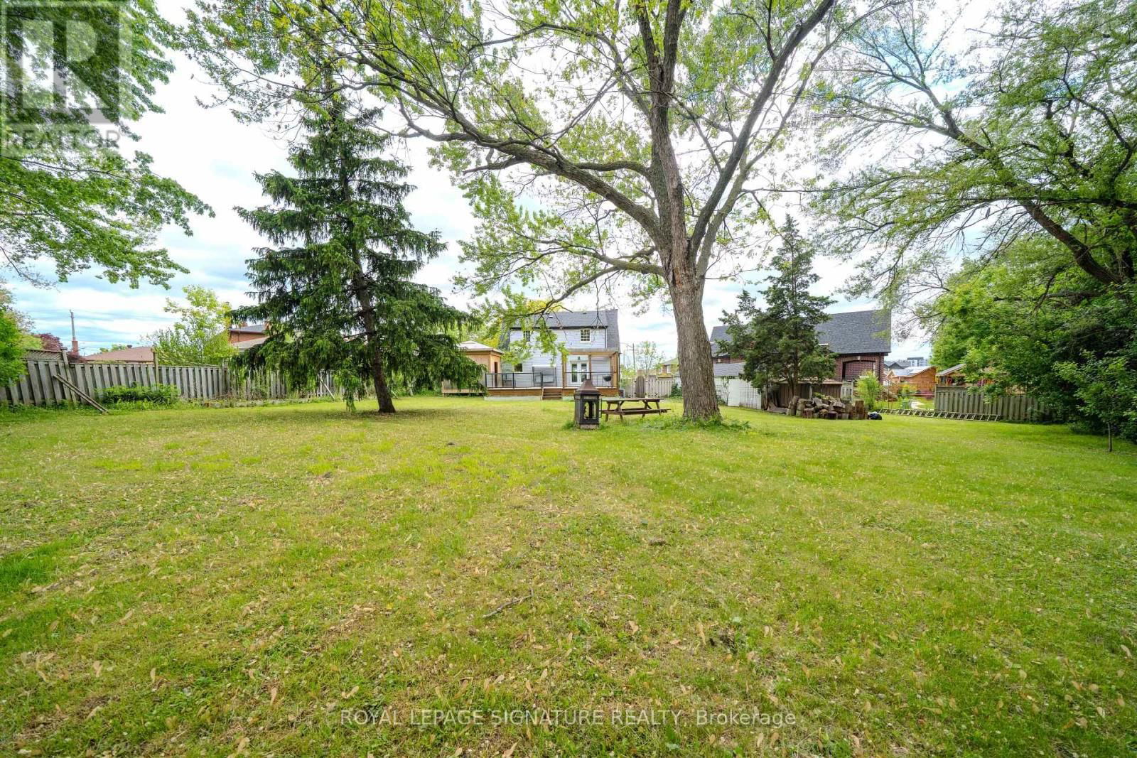 41 MAYO DRIVE Image 36