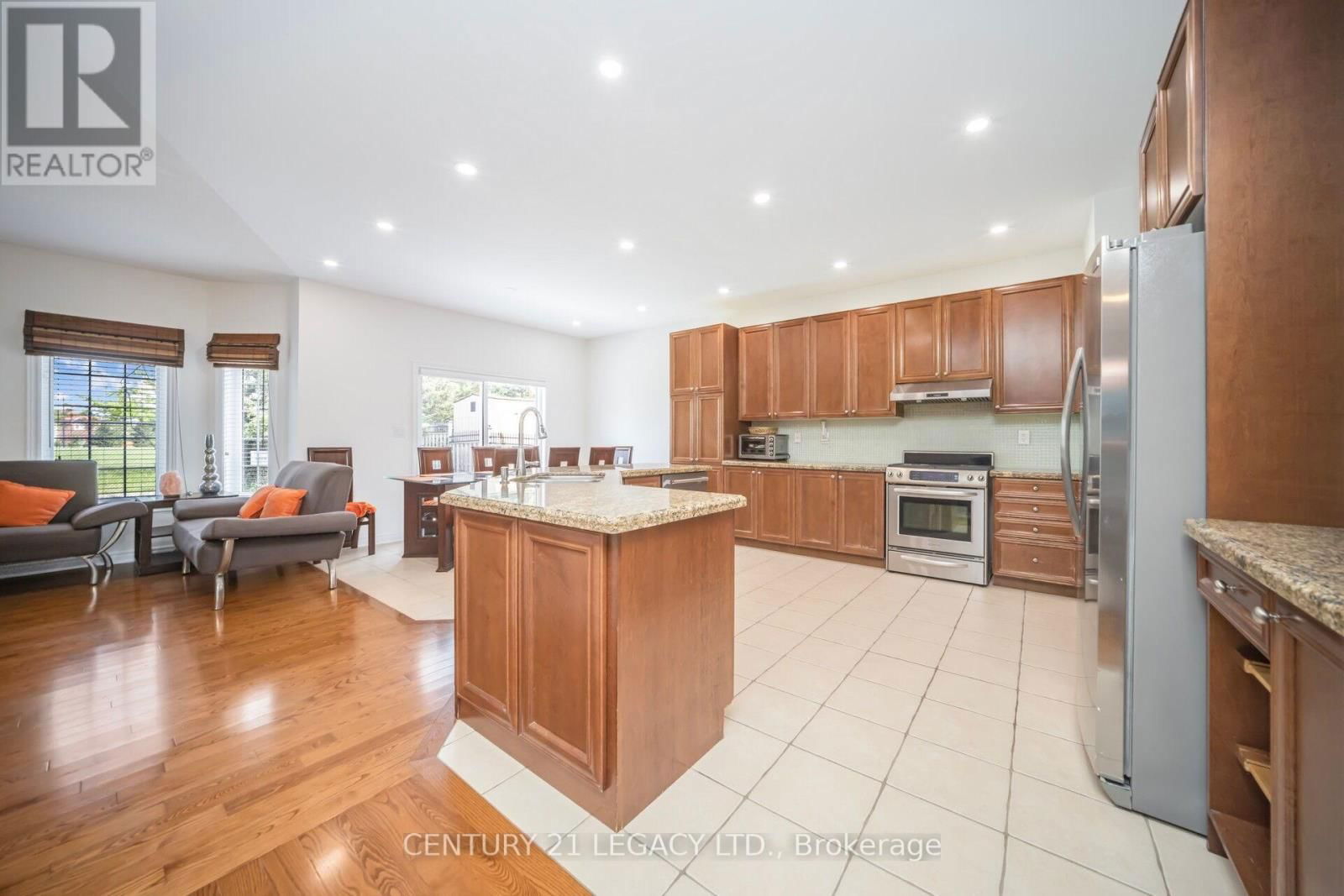 3136 COUNTESS CRESCENT Image 15