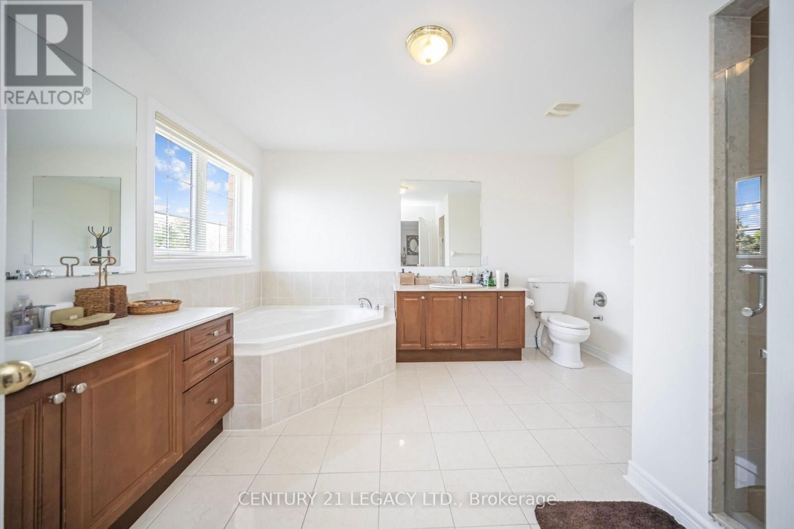3136 COUNTESS CRESCENT Image 25