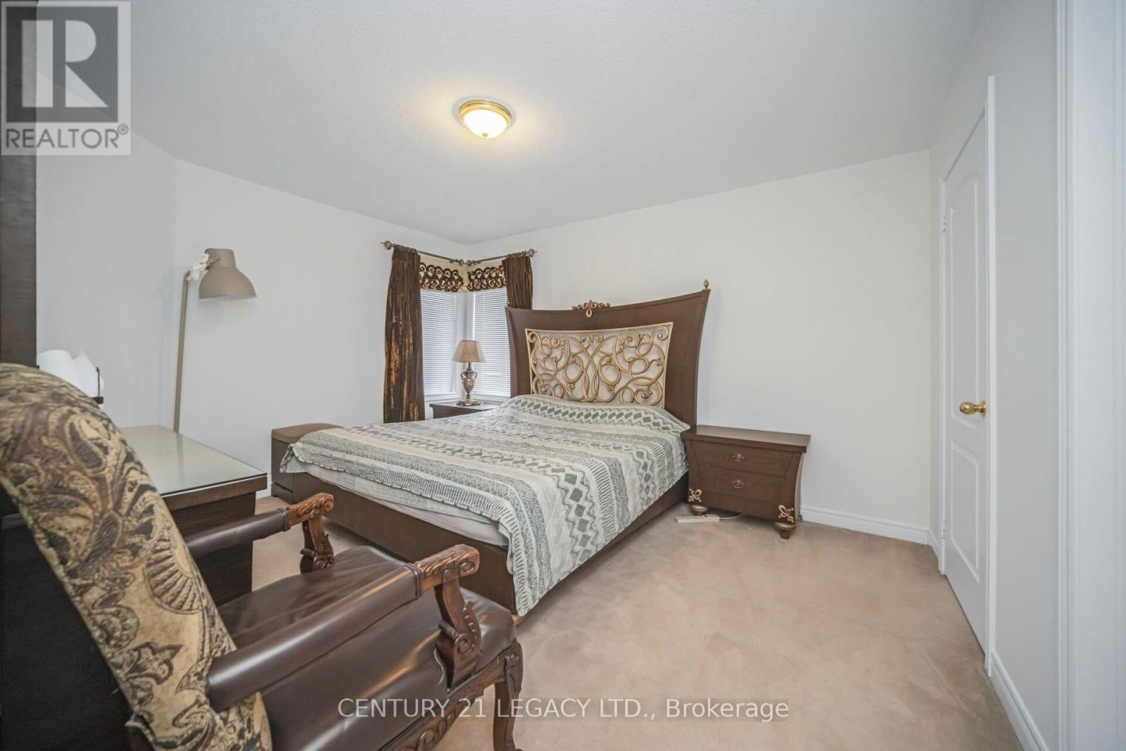 3136 COUNTESS CRESCENT Image 31