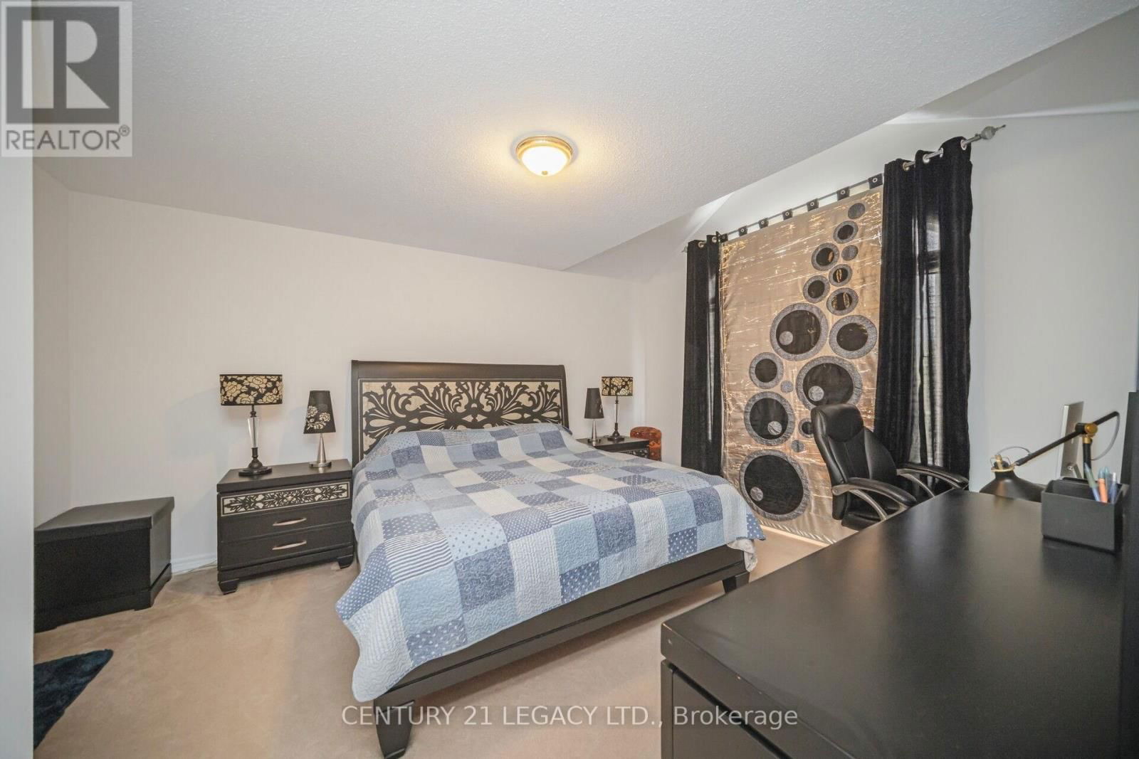 3136 COUNTESS CRESCENT Image 33