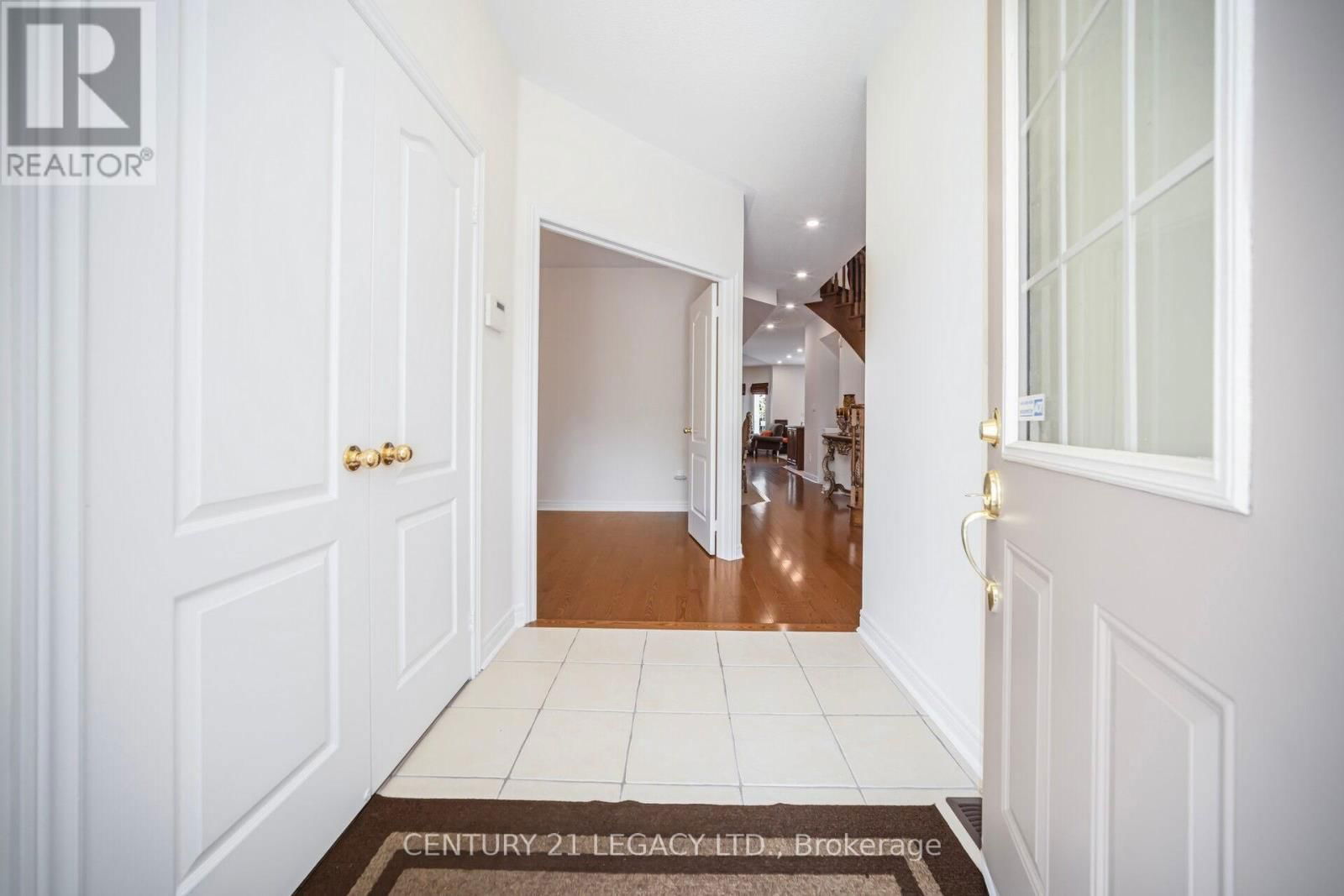 3136 COUNTESS CRESCENT Image 4