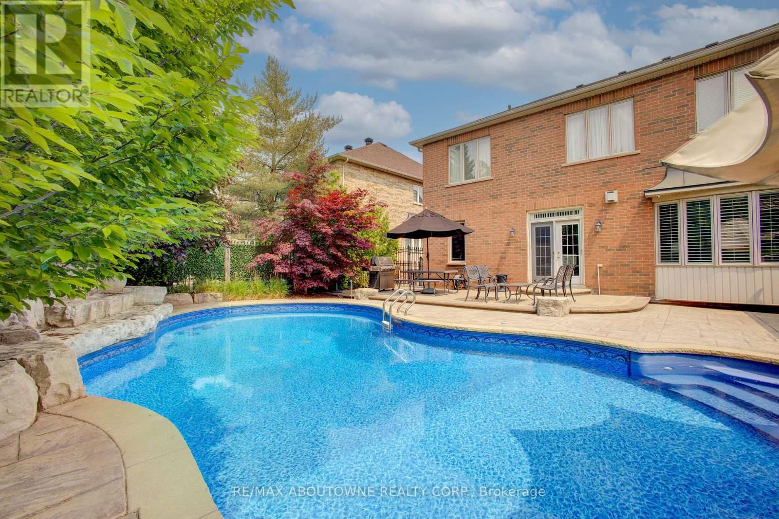 1521 CRAIGLEITH ROAD Image 2