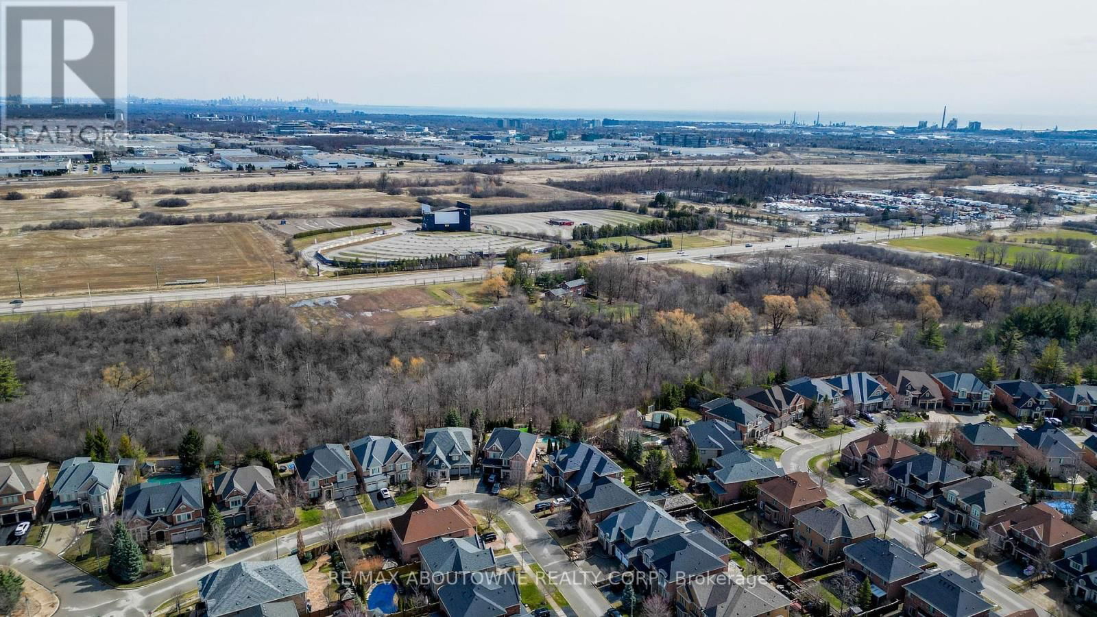 1521 CRAIGLEITH ROAD Image 38