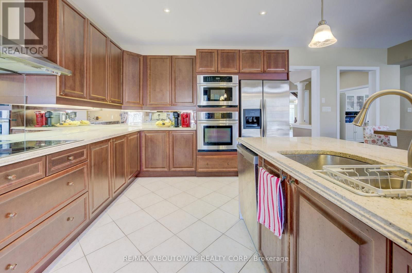 1521 CRAIGLEITH ROAD Image 5