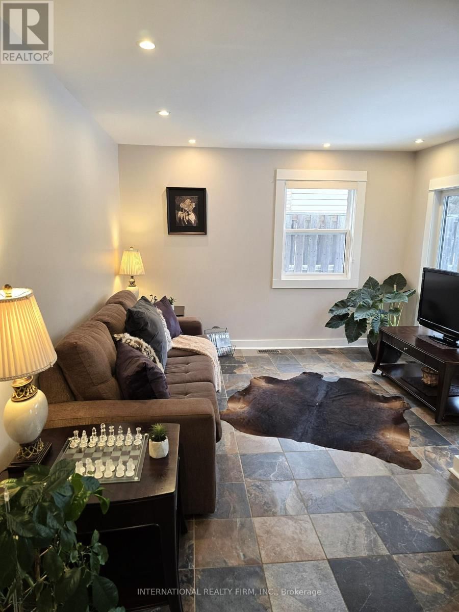 659 CHERRYWOOD DRIVE Image 12