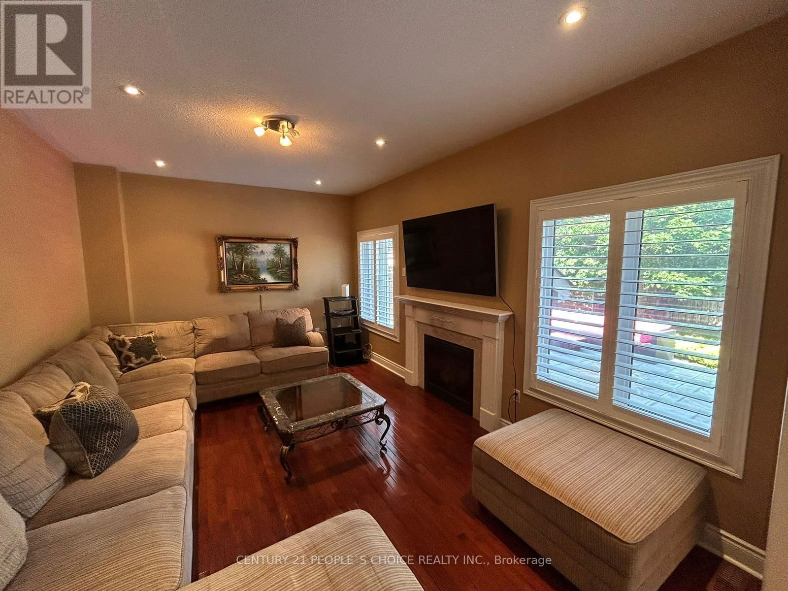 128 MOUNT ROYAL CIRCLE Image 13