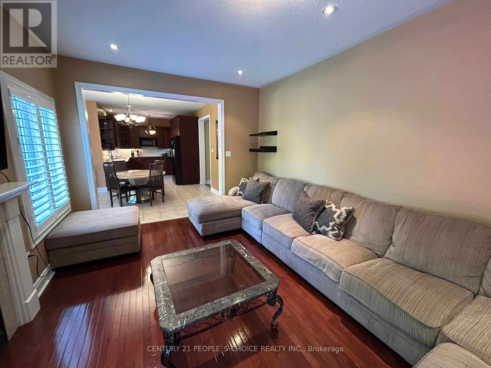 128 MOUNT ROYAL CIRCLE Image 14