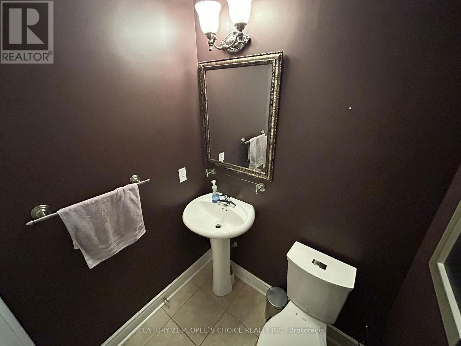 128 MOUNT ROYAL CIRCLE Image 17