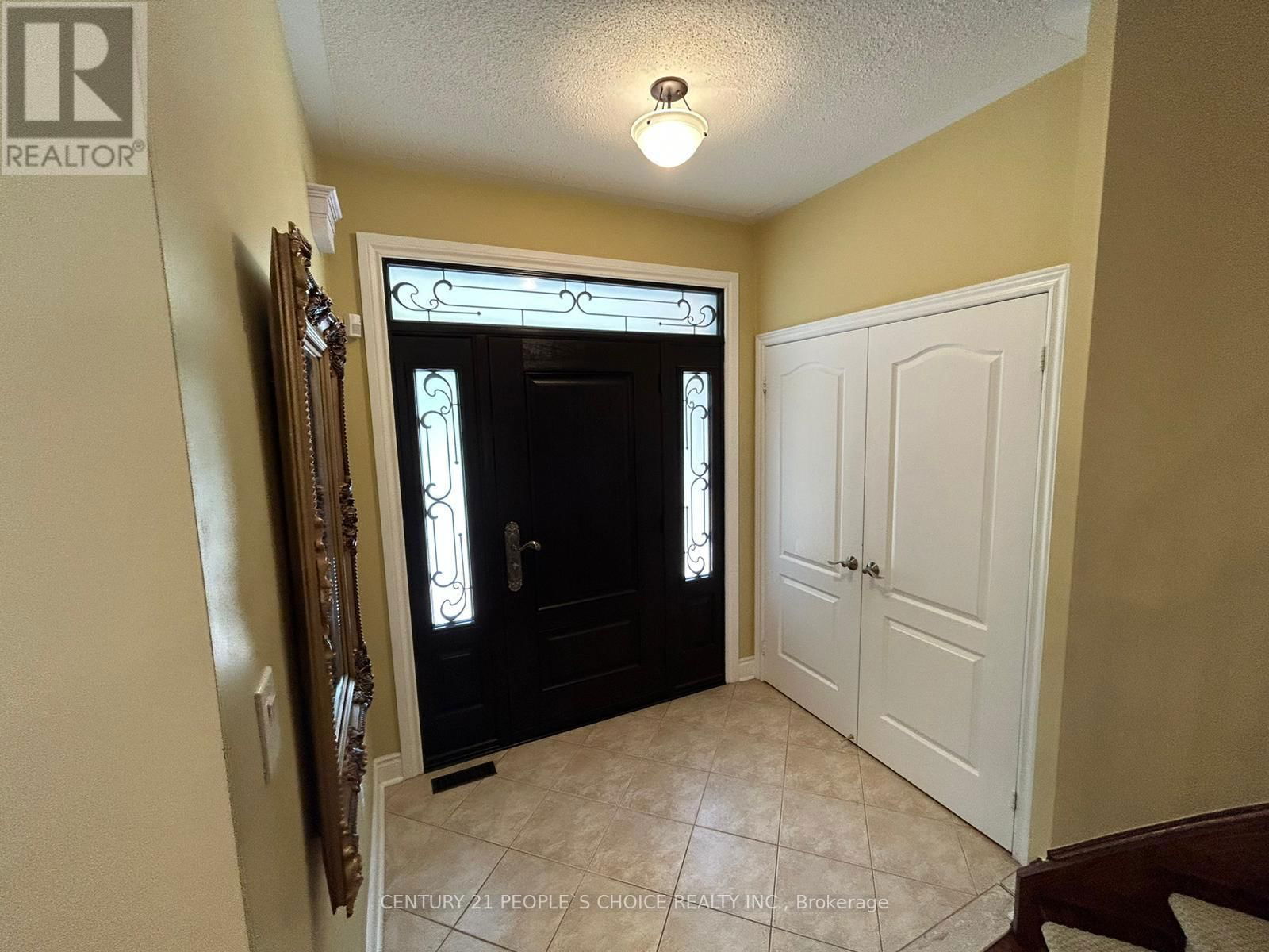 128 MOUNT ROYAL CIRCLE Image 2